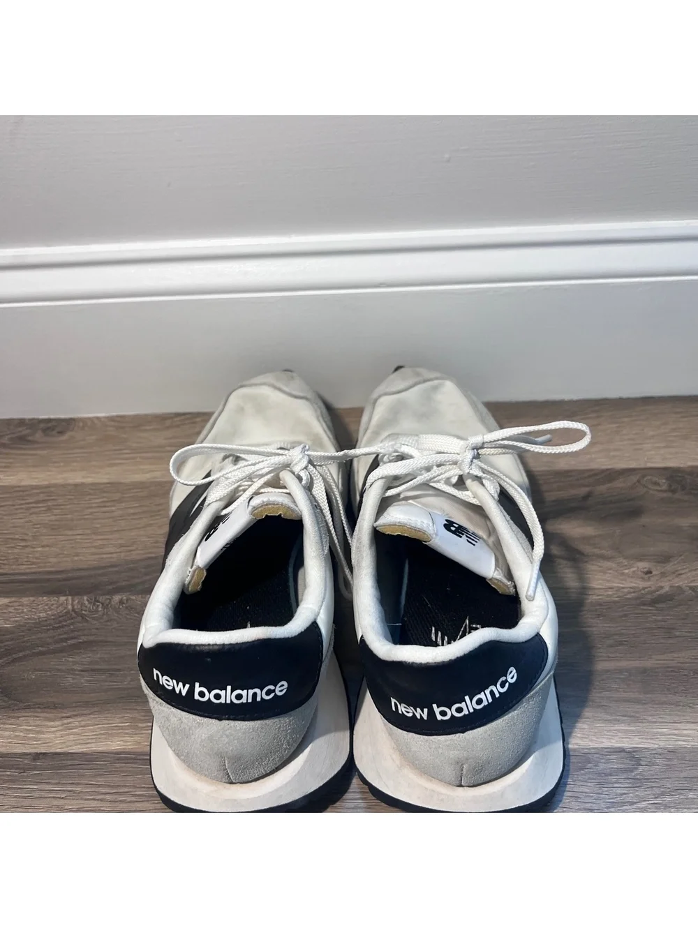 New Balance Sneakers M8.5/W10